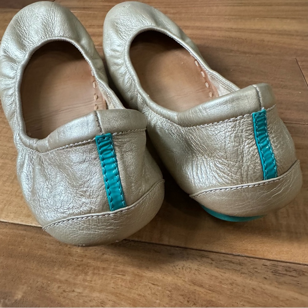 Champagne Metallic Tieks size 8